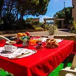 Casa Bouganville Vicino Alle Spiagge Di Caprera Con Balcone E Parcheggio Daire *