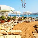 Daire Casa Bouganville Vicino Alle Spiagge Di Caprera Con Balcone E Parcheggio