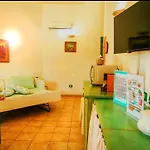 Casa Bouganville Vicino Alle Spiagge Di Caprera Con Balcone E Parcheggio Apartment