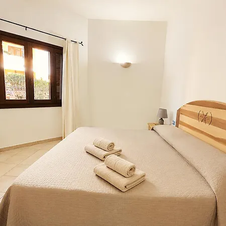 Bouganville Caprera E Spiagge Wifi E Parcheggio لا ماداّلينا